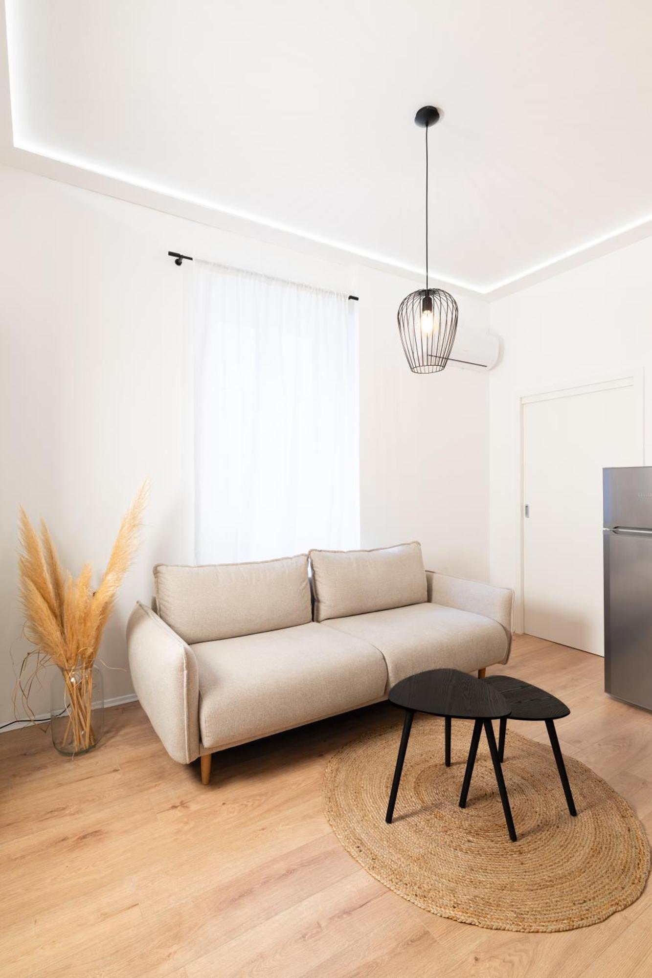 Apartma And *
